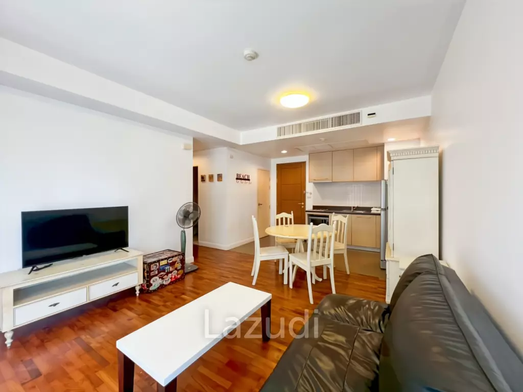 For Sale : Spacious 2-Bedroom Condo in Central Hua Hin at Baan San Dao