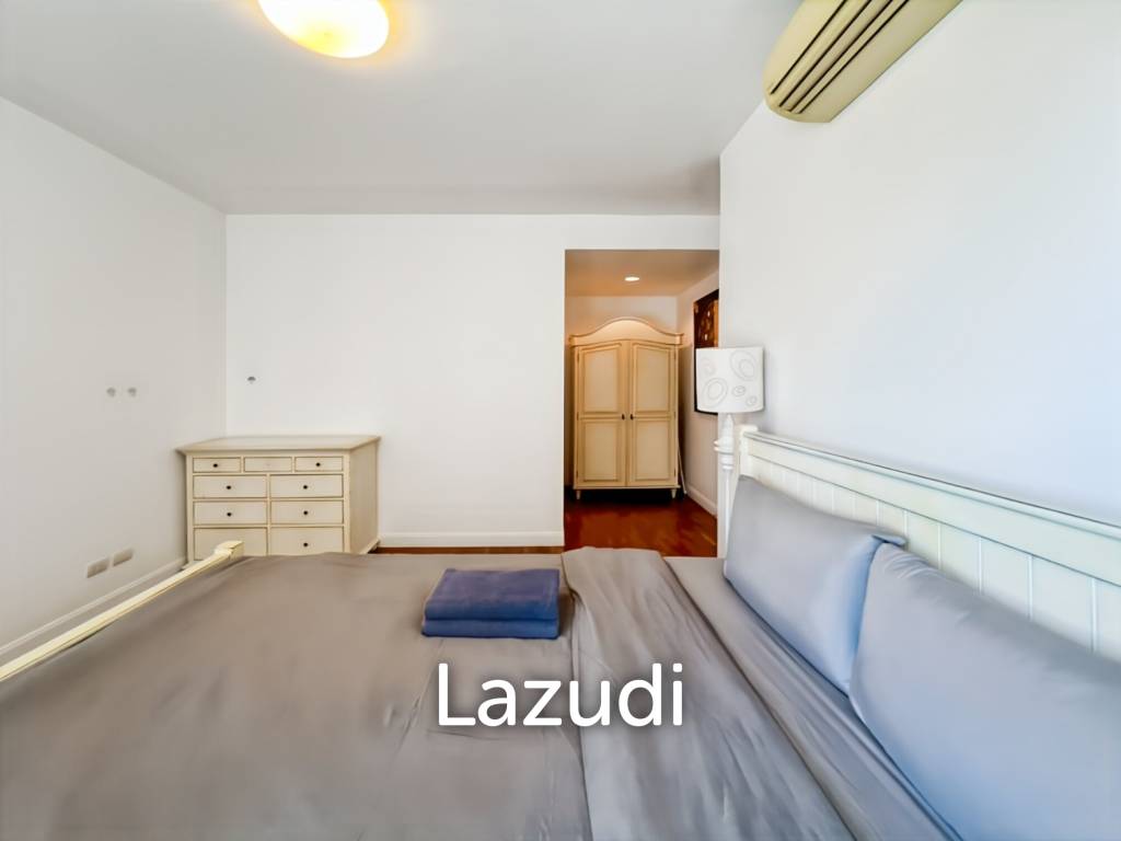 For Sale : Spacious 2-Bedroom Condo in Central Hua Hin at Baan San Dao