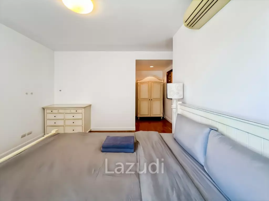 For Sale : Spacious 2-Bedroom Condo in Central Hua Hin at Baan San Dao