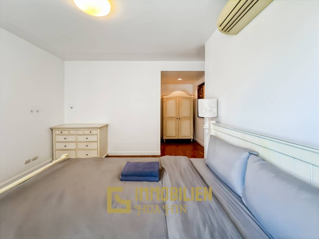 Baan San Dao / Hua Hin: Geräumige 2-Schlafzimmer-Eigentumswohnung im Zentrum