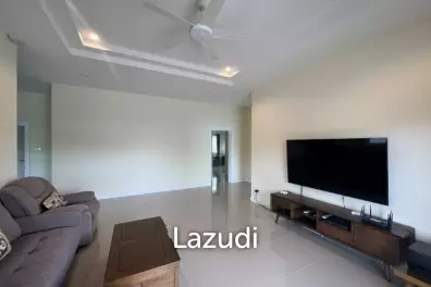 EMERALD SCENERY : 3 bed pool villa