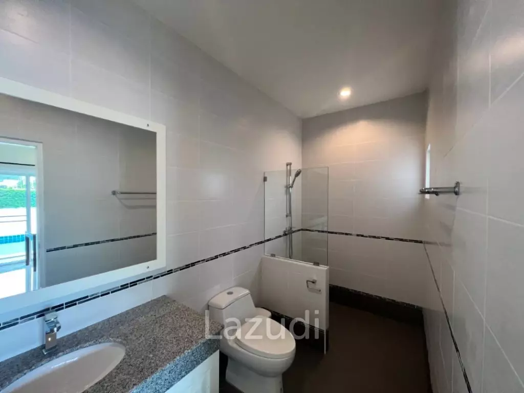 EMERALD SCENERY : 3 bed pool villa
