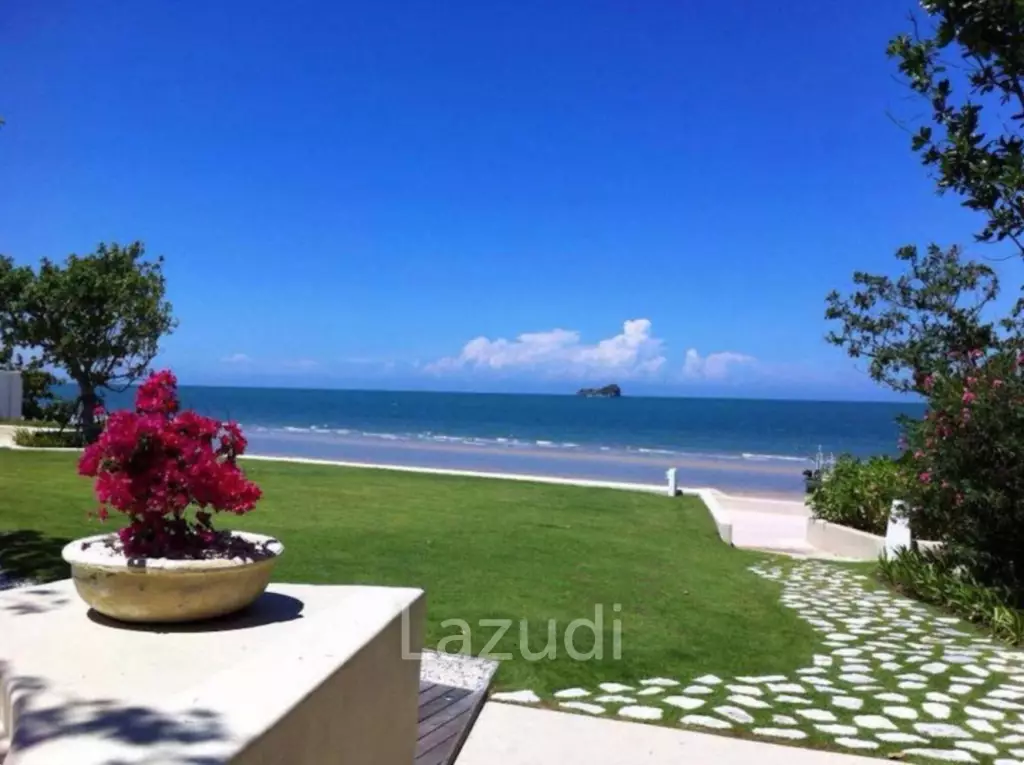 CHELONA : Modern 2 Bed Beachfront Condo at Khao Tao