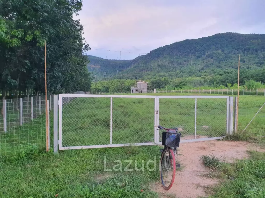 3 Rai Land for Sale with Mountain views in Tha Sai.