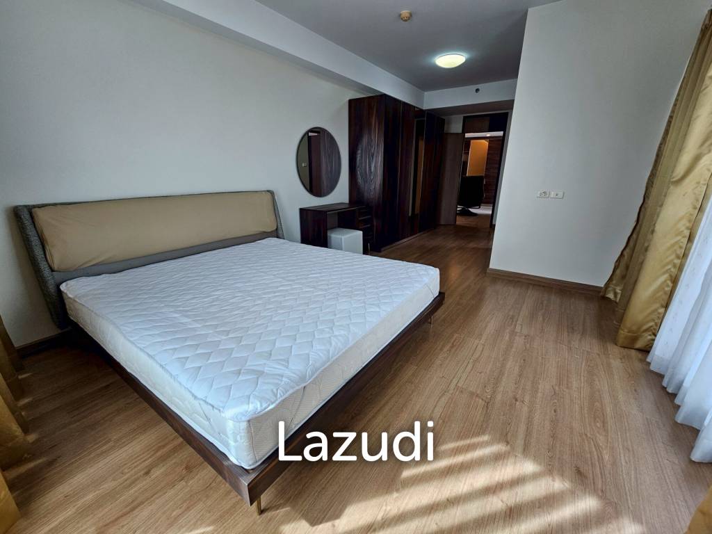 3 bedrooms 3 bathrooms 180 Sq.M. Supalai River Resort.