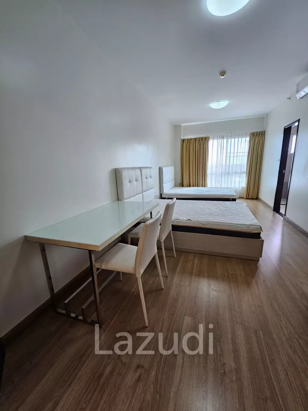 3 bedrooms 3 bathrooms 180 Sq.M. Supalai River Resort.