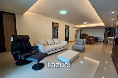 3 bedrooms 3 bathrooms 180 Sq.M. Supalai River Resort.