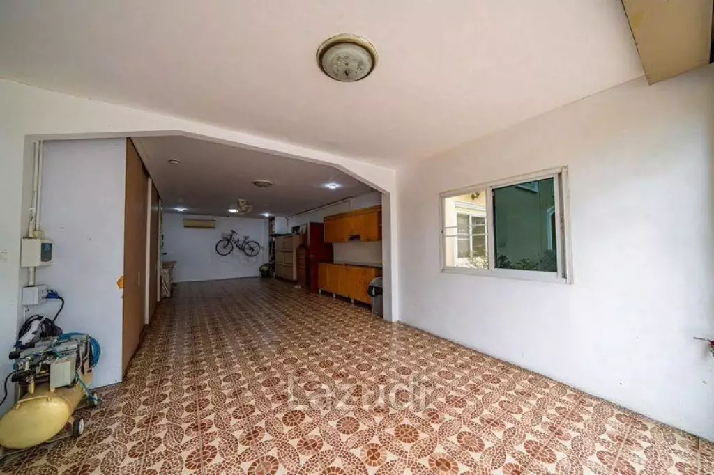 6 Bedrooms 7 Bathrooms 420 SQ.M. El Grande