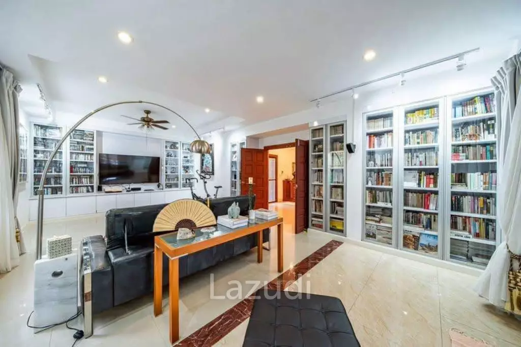 6 Bedrooms 7 Bathrooms 420 SQ.M. El Grande