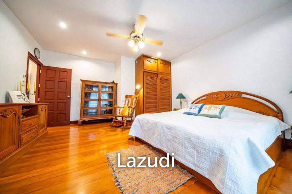 6 Bedrooms 7 Bathrooms 420 SQ.M. El Grande
