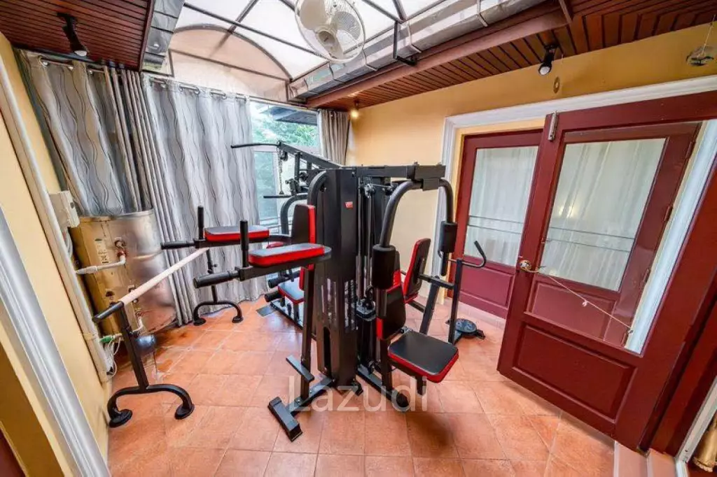 6 Bedrooms 7 Bathrooms 420 SQ.M. El Grande