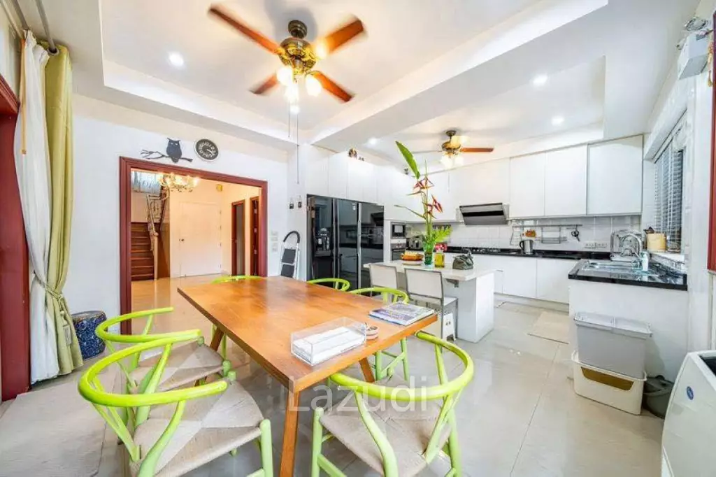 6 Bedrooms 7 Bathrooms 420 SQ.M. El Grande