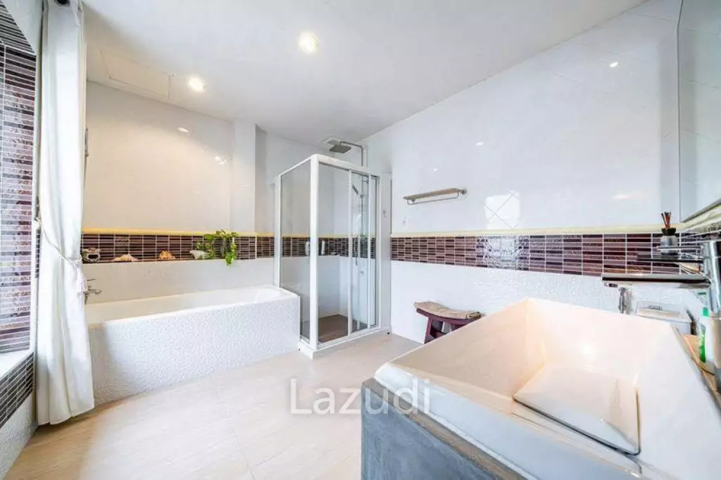 6 Bedrooms 7 Bathrooms 420 SQ.M. El Grande