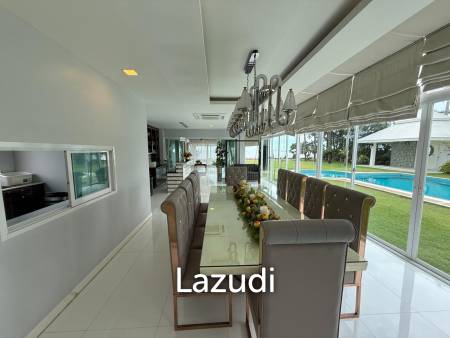 Absolute Beachfront Luxury Mansion in Cha am