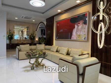 Absolute Beachfront Luxury Mansion in Cha am