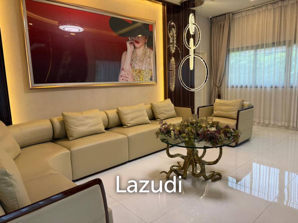 Absolute Beachfront Luxury Mansion in Cha am