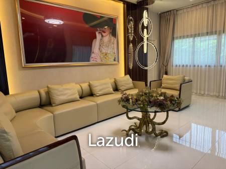 Absolute Beachfront Luxury Mansion in Cha am