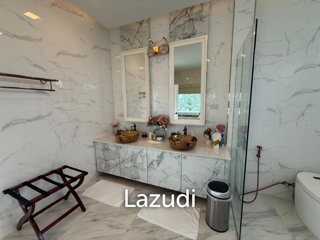 Absolute Beachfront Luxury Mansion in Cha am