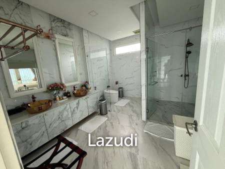 Absolute Beachfront Luxury Mansion in Cha am