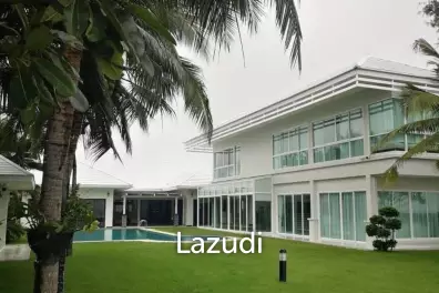Absolute Beachfront Luxury Mansion in Cha am
