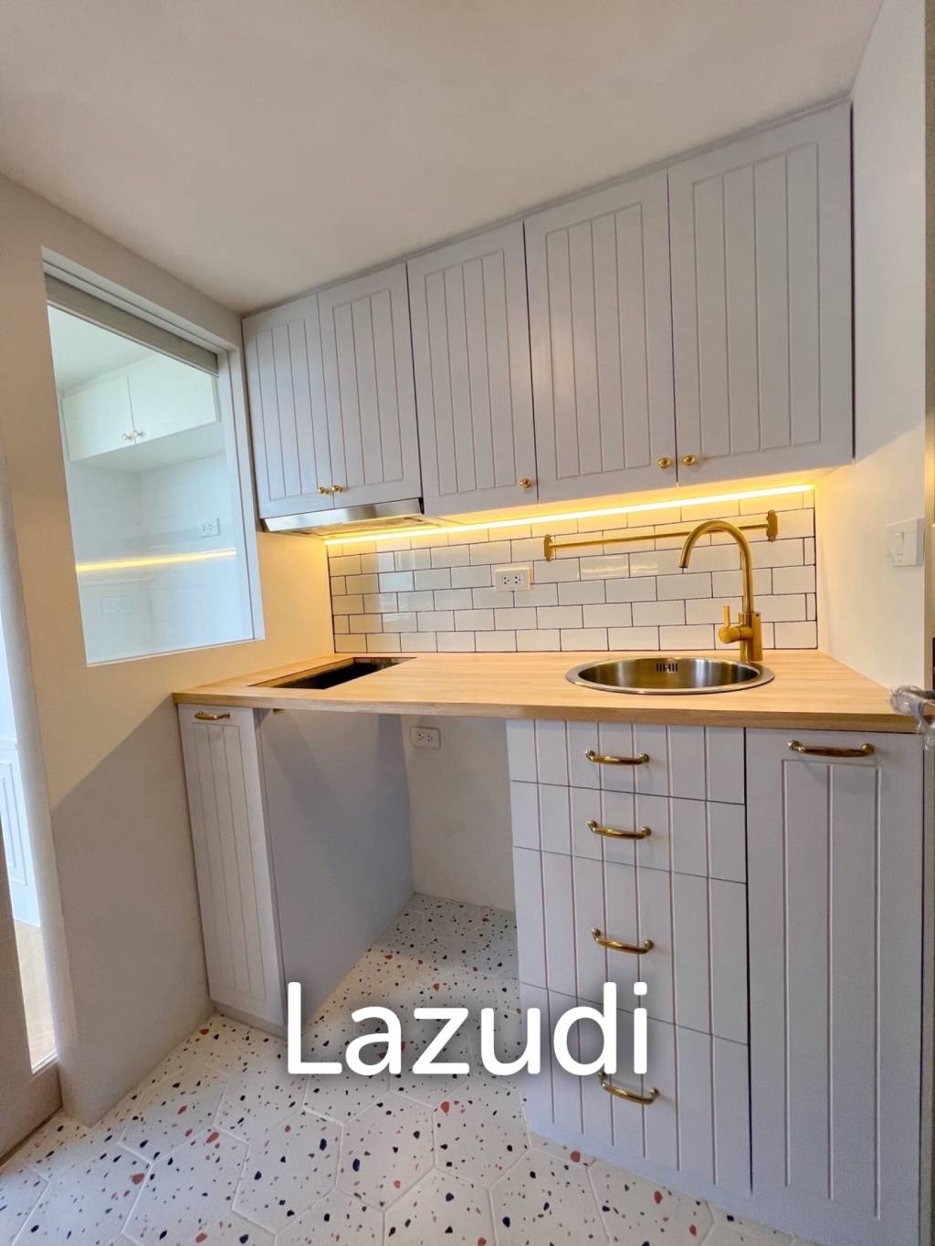 1 Bedroom  1 Bathroom 50 SQ.M KnightsBridge Space Ratchayothin