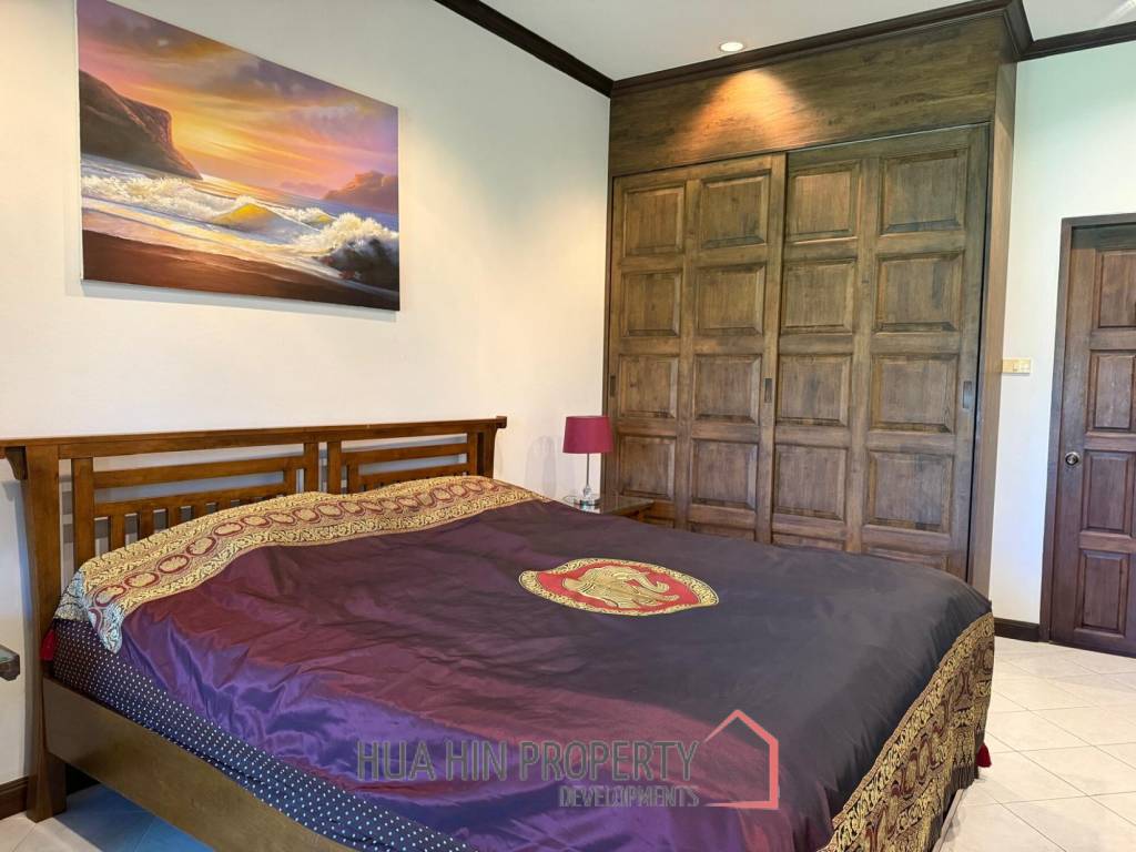 Pool and Mountain view 2 bed Townhouse