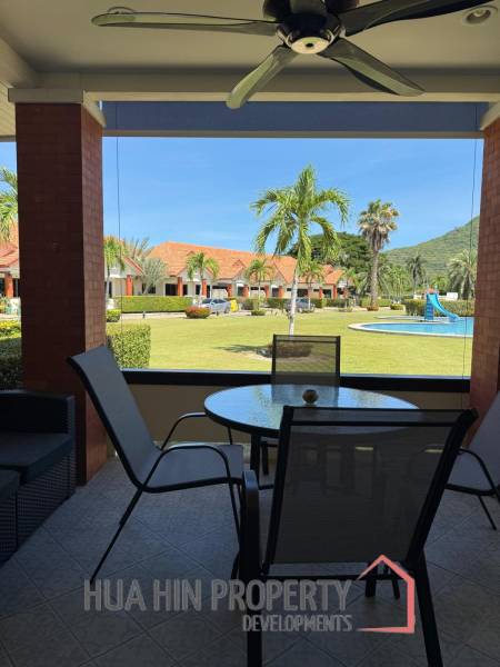 Pool and Mountain view 2 bed Townhouse