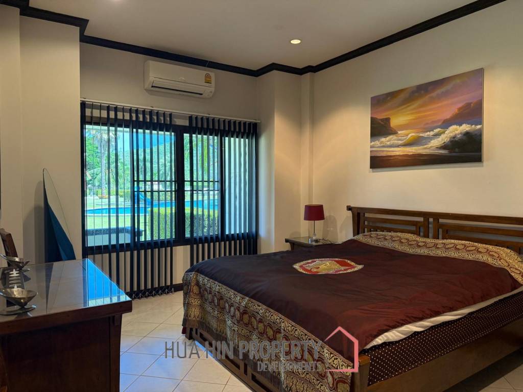 Pool and Mountain view 2 bed Townhouse