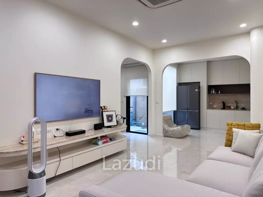3 bedroom 4 bathroom Townhouse 212 Sqm. at Demi Sathu 49
