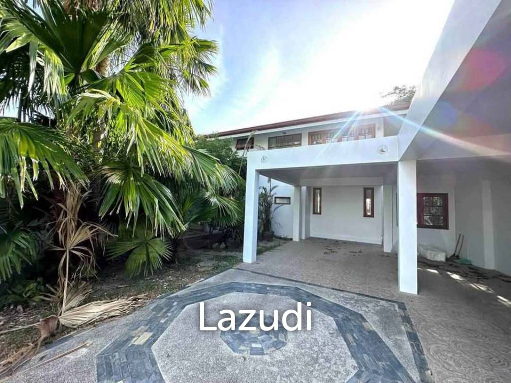 3 Beds 3 Baths 800 SQ.M. House In Pratumnak Hill