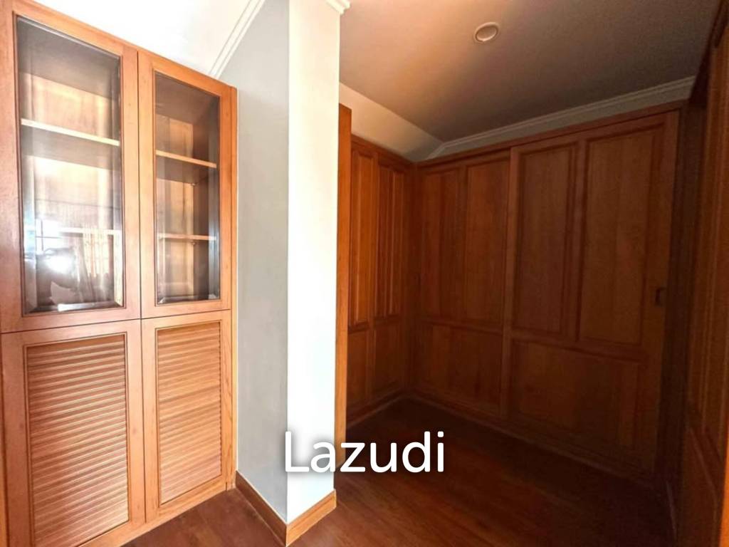 3 Beds 3 Baths 800 SQ.M. House In Pratumnak Hill