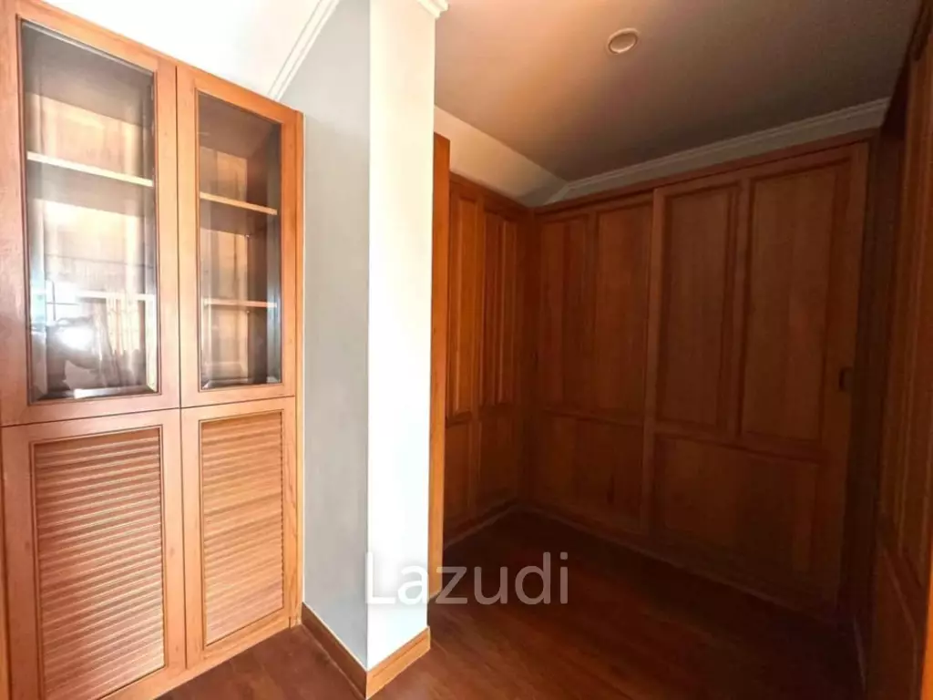 3 Beds 3 Baths 800 SQ.M. House In Pratumnak Hill