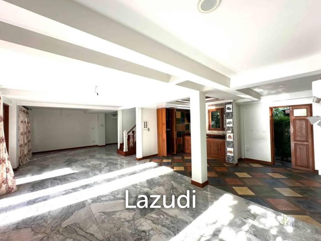 3 Beds 3 Baths 800 SQ.M. House In Pratumnak Hill