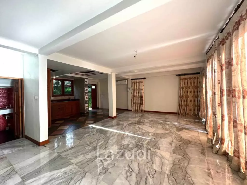 3 Beds 3 Baths 800 SQ.M. House In Pratumnak Hill