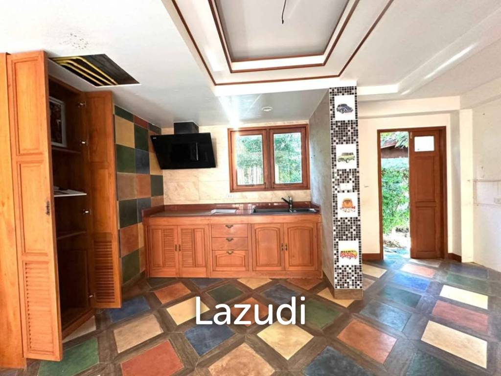 3 Beds 3 Baths 800 SQ.M. House In Pratumnak Hill