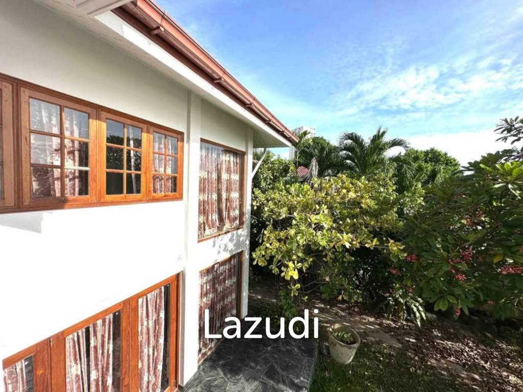 3 Beds 3 Baths 800 SQ.M. House In Pratumnak Hill