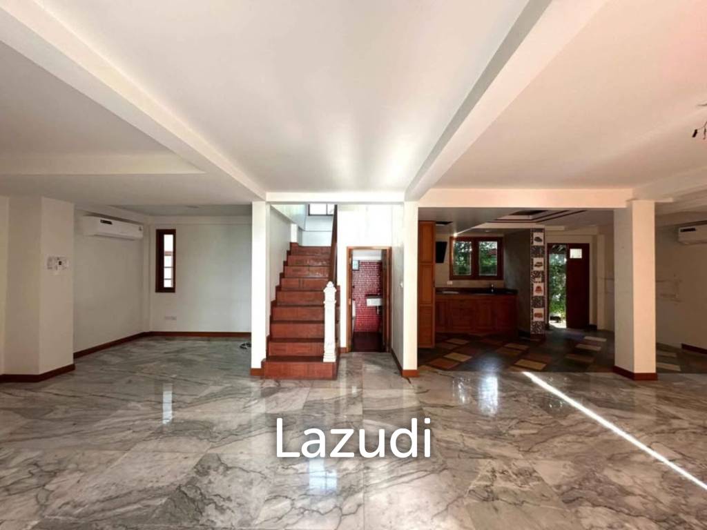 3 Beds 3 Baths 800 SQ.M. House In Pratumnak Hill