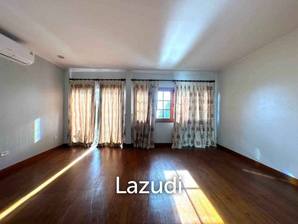 3 Beds 3 Baths 800 SQ.M. House In Pratumnak Hill