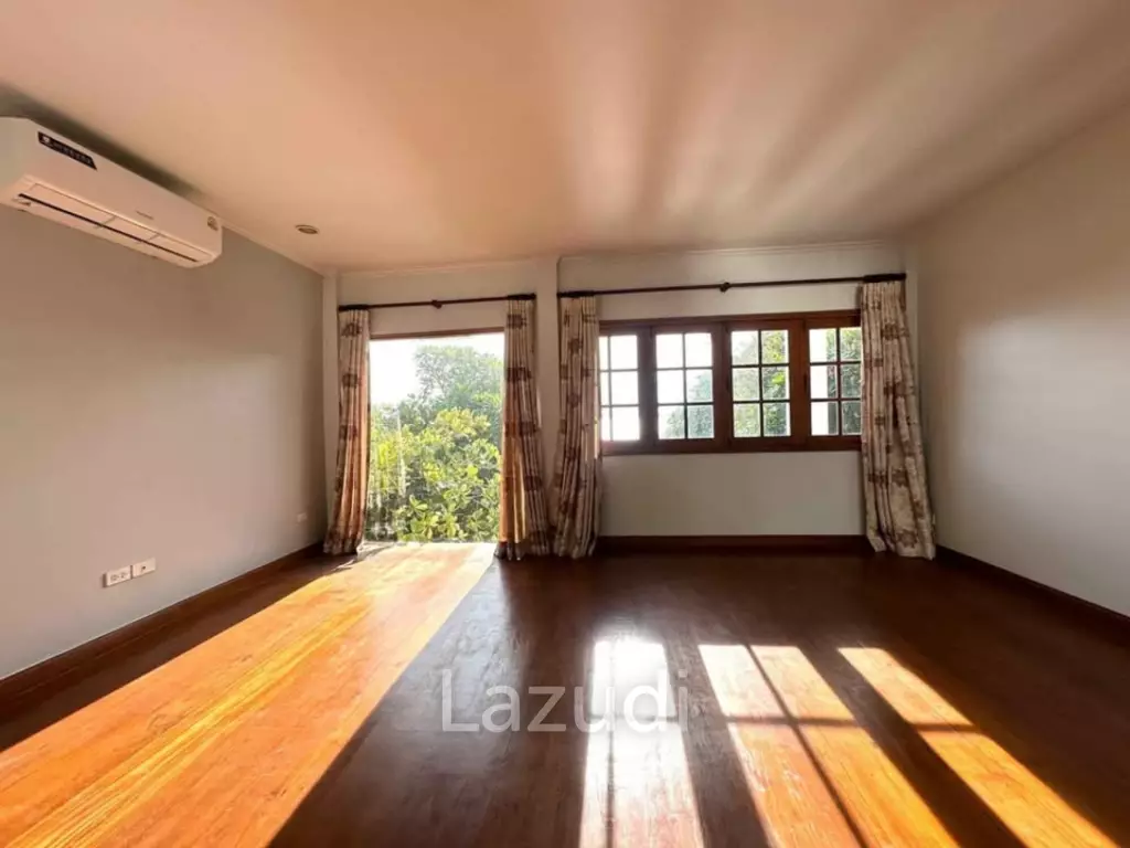 3 Beds 3 Baths 800 SQ.M. House In Pratumnak Hill