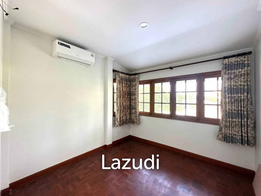 3 Beds 3 Baths 800 SQ.M. House In Pratumnak Hill