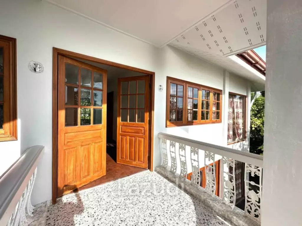 3 Beds 3 Baths 800 SQ.M. House In Pratumnak Hill