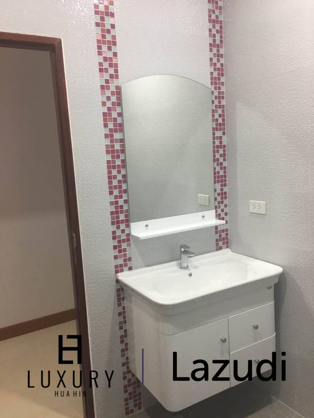 SOI 102: Pool villa, 4 bedroom, 4 bathroom Saltwater pool