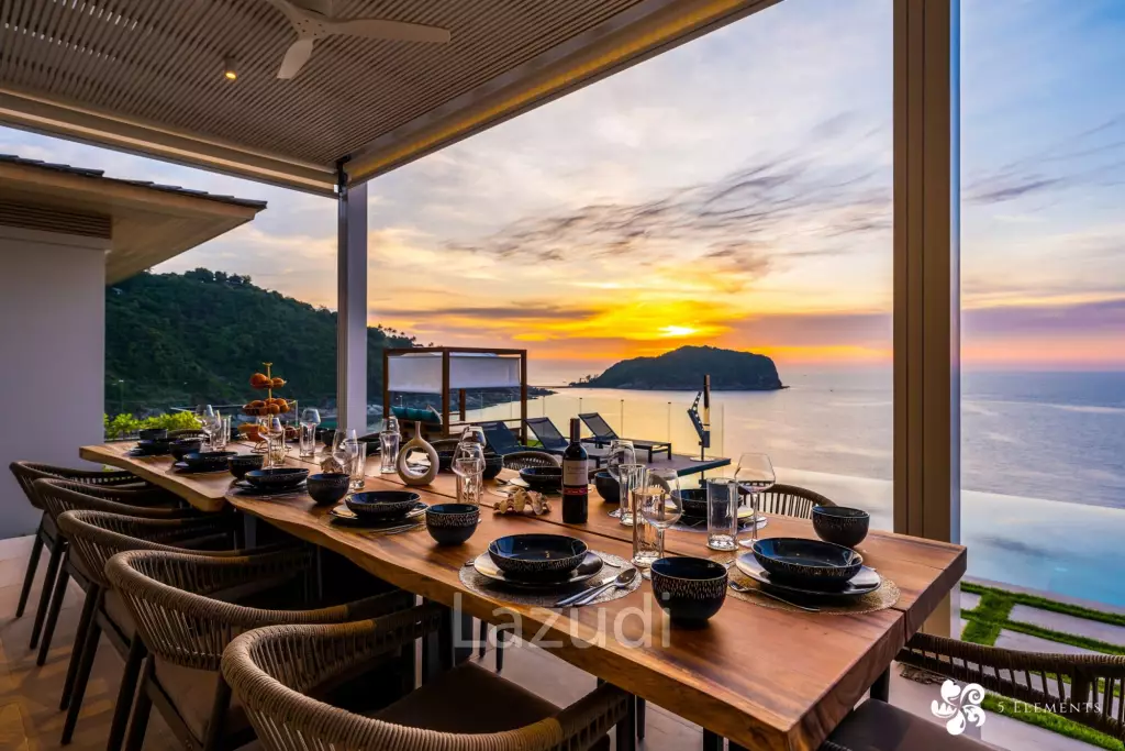 FRONT OCEAN  6 BEDROOM MANSION  A Sanctuary of Sea  and Sky