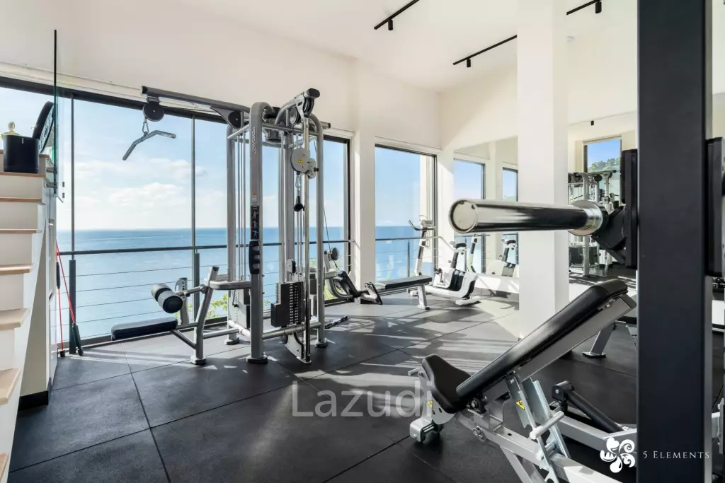 FRONT OCEAN  6 BEDROOM MANSION  A Sanctuary of Sea  and Sky