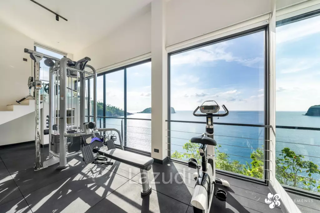 FRONT OCEAN  6 BEDROOM MANSION  A Sanctuary of Sea  and Sky