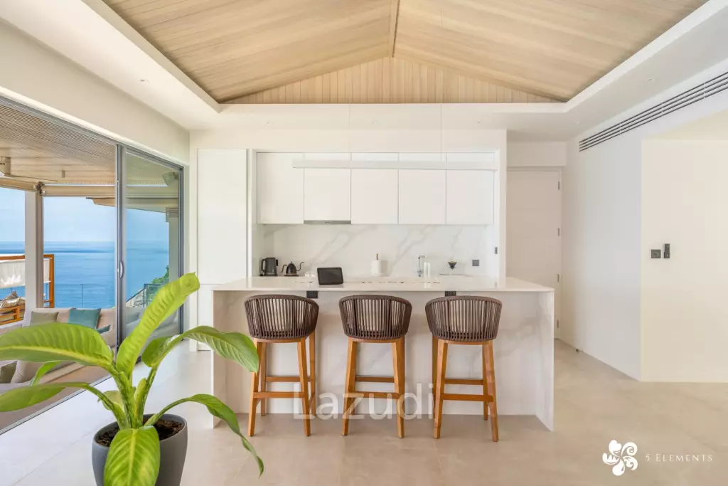 FRONT OCEAN  6 BEDROOM MANSION  A Sanctuary of Sea  and Sky