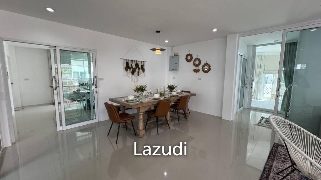 Newly Renovated 6-Bed Family Home with Pool
