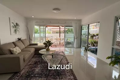Newly Renovated 6-Bed Family Home with Pool