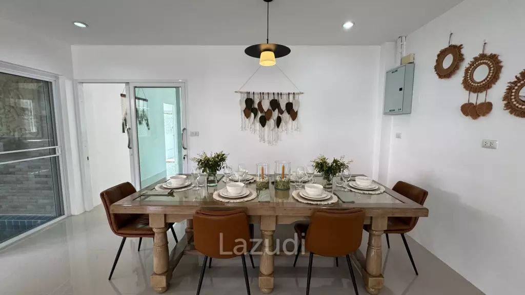 Newly Renovated 6-Bed Family Home with Pool