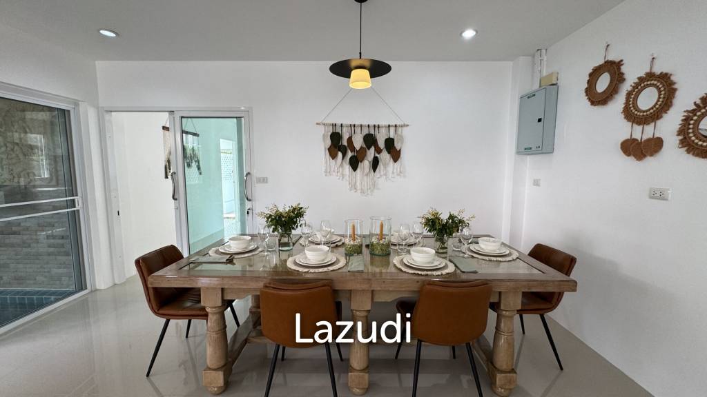 Newly Renovated 6-Bed Family Home with Pool